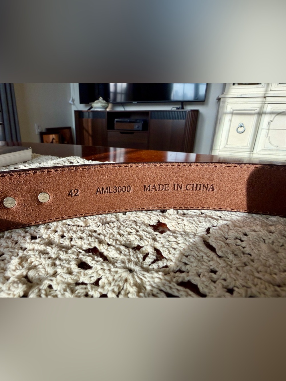 Men’s Brown Top Grain Oil Tan Leather Golf Belt Size 42 Golf Club Concho Accents - Picture 4 of 5